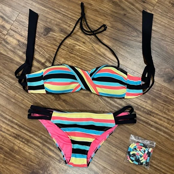 Powder room bikini set - Picture 2 of 7